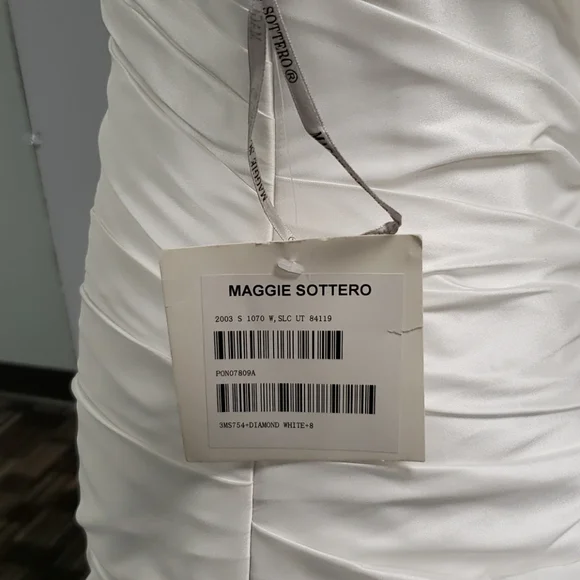 NWT Maggie Sottero wedding, beaded, size 8, mermaid - Picture 7 of 7